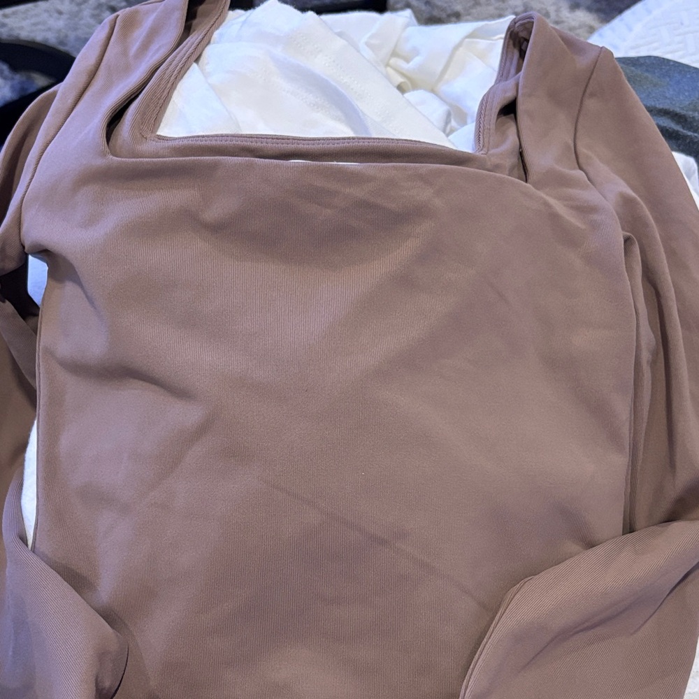 Aritzia Babaton Contour Brown Squareneck Long Sleeve Bodysuit, new without tags - Picture 5 of 6